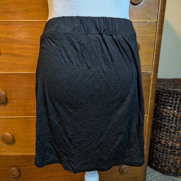 Coco + Carmen Cheeky Chic Side Kick Skirt (Black, Large/XLarge) - Picture 9 of 12